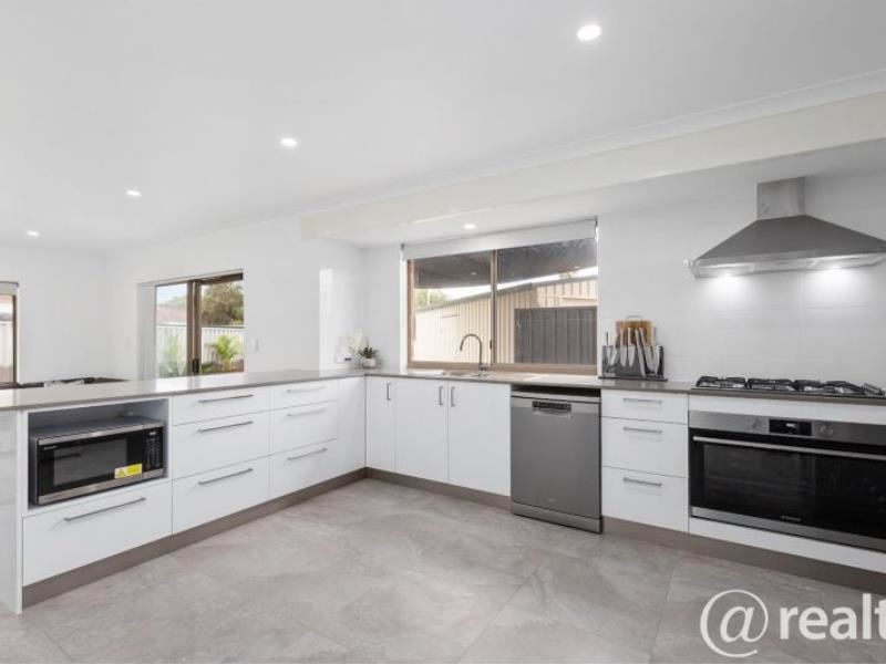 21 Karrawa Gardens, Port Kennedy