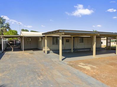 8 Lockyer Crescent, Dampier WA 6713