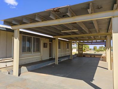 8 Lockyer Crescent, Dampier WA 6713