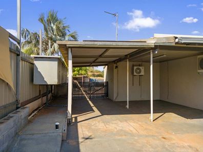 8 Lockyer Crescent, Dampier WA 6713
