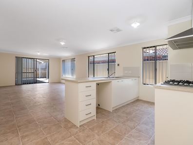 8 Bellingham Parade, Wellard WA 6170