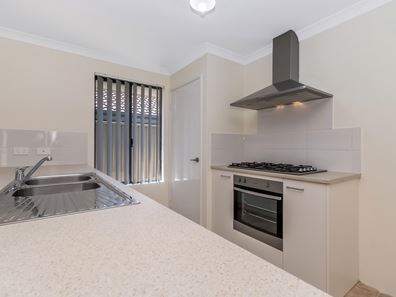 8 Bellingham Parade, Wellard WA 6170
