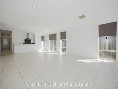 11 Caddy Way, Yanchep WA 6035