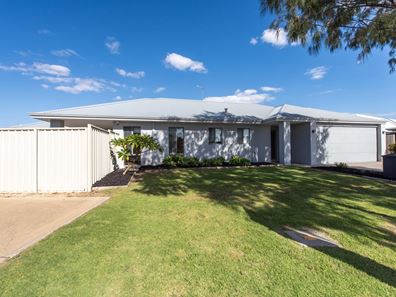 92 Tangadee Road, Golden Bay WA 6174
