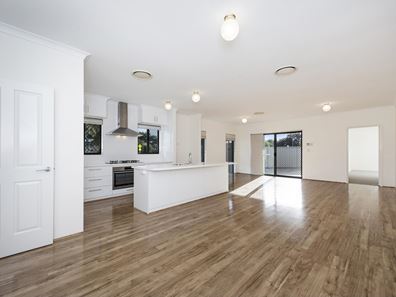 92 Tangadee Road, Golden Bay WA 6174