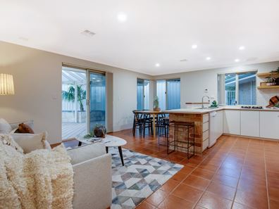 6 Allanson Retreat, Gwelup WA 6018