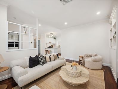 196 Corinthian Road East, Riverton WA 6148