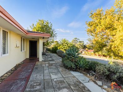 19 Hennessy Avenue, Orelia WA 6167