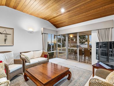 4 Hovea Crescent, City Beach WA 6015