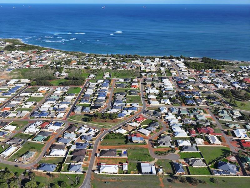 41 Reef Boulevard, Drummond Cove WA 6532