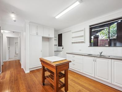 8/196 Coode Street, Como WA 6152