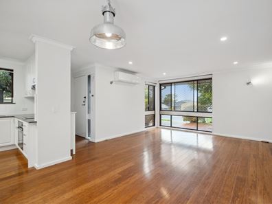 8/196 Coode Street, Como WA 6152