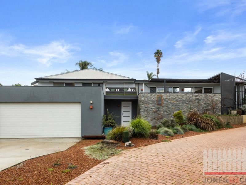 11 Cottingley Place, Swan View WA 6056