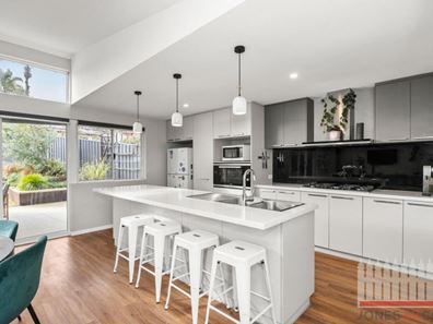 11 Cottingley Place, Swan View WA 6056