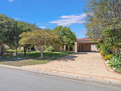 10 Hazelmere Drive, Dawesville WA 6211