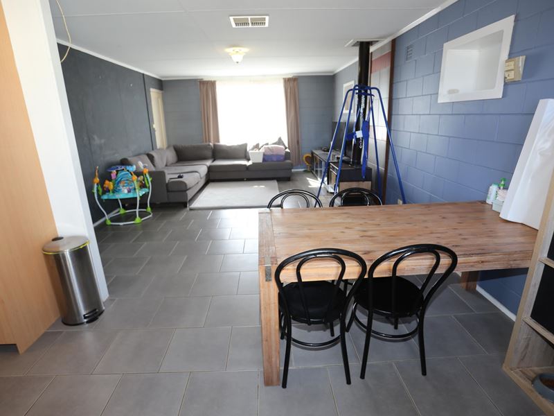6 Hopbush St, Kambalda West WA 6442