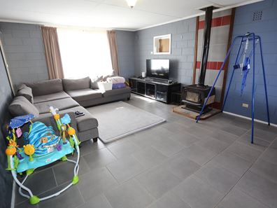 6 Hopbush St, Kambalda West WA 6442