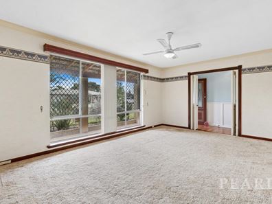 11 Heaton Way, Safety Bay WA 6169