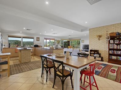 9 TILTILI RISE, Moresby WA 6530