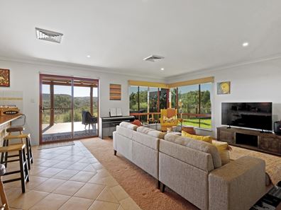9 TILTILI RISE, Moresby WA 6530
