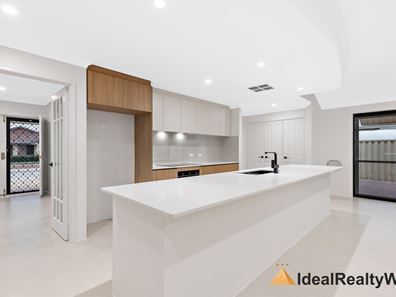 31 Coulthard Crescent, Canning Vale WA 6155