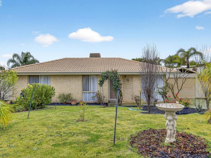 19 Fellbridge Way, Langford WA 6147