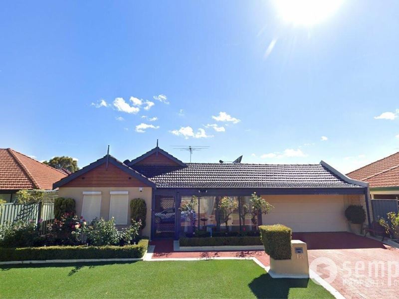 18 Bramley Way, Bibra Lake WA 6163