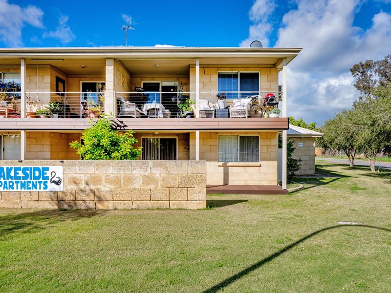 2/1 Lakes Crescent, South Yunderup