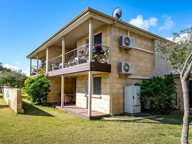 2/1 Lakes Crescent, South Yunderup WA 6208