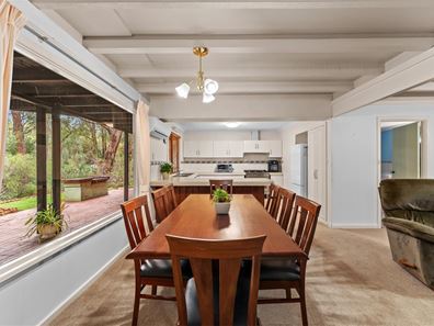24 Council Road, Mundaring WA 6073