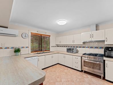 24 Council Road, Mundaring WA 6073