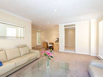 1 Drinan Place, Hillarys WA 6025
