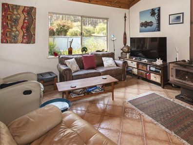 4 Rickett Road, Cowaramup WA 6284