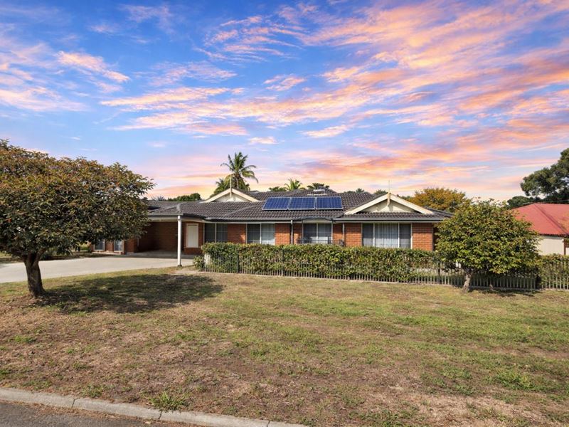 6 Murray Court, Armadale WA 6112
