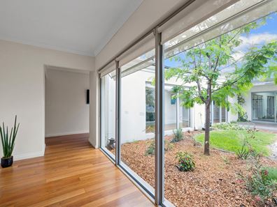 17 Lurnea Place, Karawara WA 6152