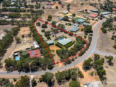 9 Border Drive, Deepdale WA 6532
