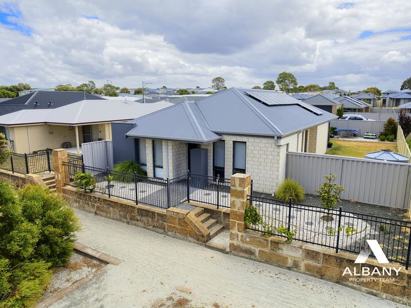 9 Hankins Way, Mckail WA 6330