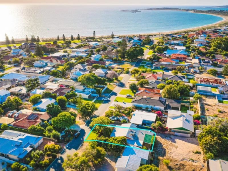 32A Gloucester Avenue, Shoalwater WA 6169