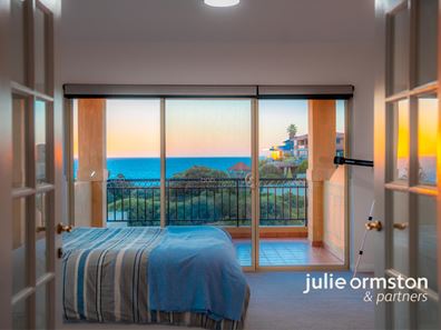 7 Kinsale Drive, Mindarie WA 6030