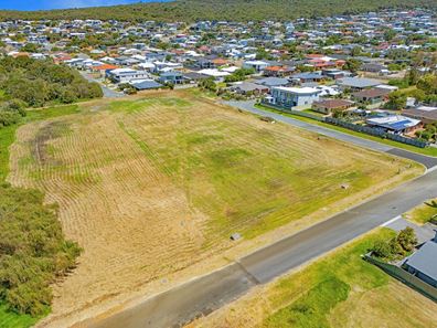 30 Surrey Street, Mira Mar WA 6330