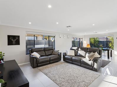 32 Collared Street, Harrisdale WA 6112