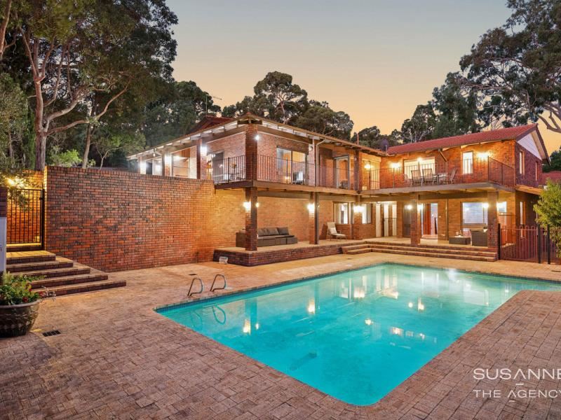 16 Graelou Road, Lesmurdie WA 6076