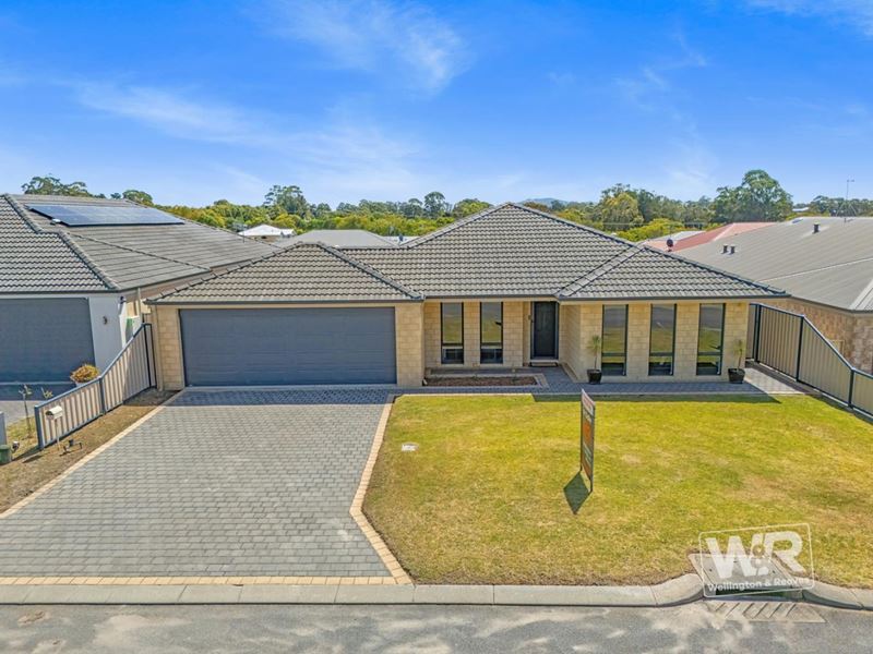 3 Dorado Bend, Mckail