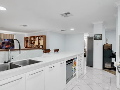 22 Barraberry Retreat, Canning Vale WA 6155