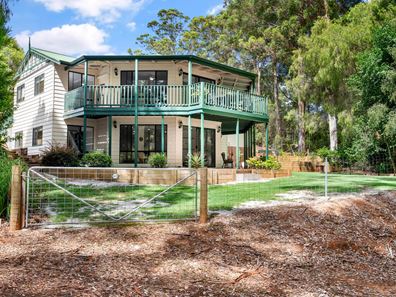 14 Wattlebird Grove, Pemberton WA 6260
