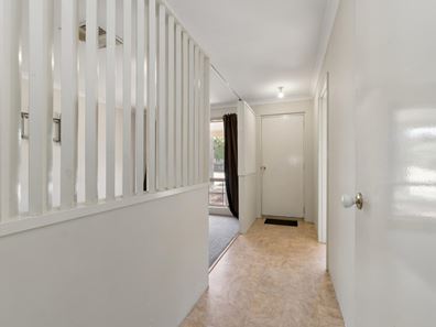 16 Sandalwood Close, Beechboro WA 6063