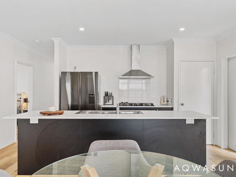 9 Caledon Street, Golden Bay WA 6174