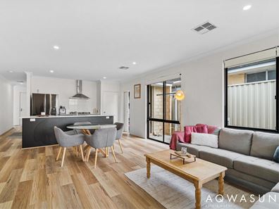 9 Caledon Street, Golden Bay WA 6174