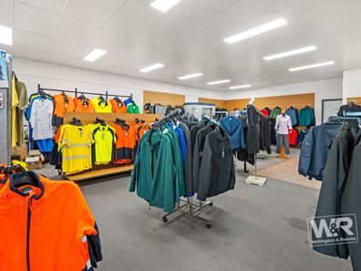 Retail - UNIQUE BUSINESS LEASEHOLD OPPORTUNITY