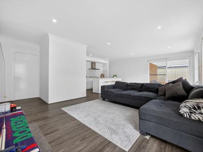 8 Raffles Way, Golden Bay WA 6174